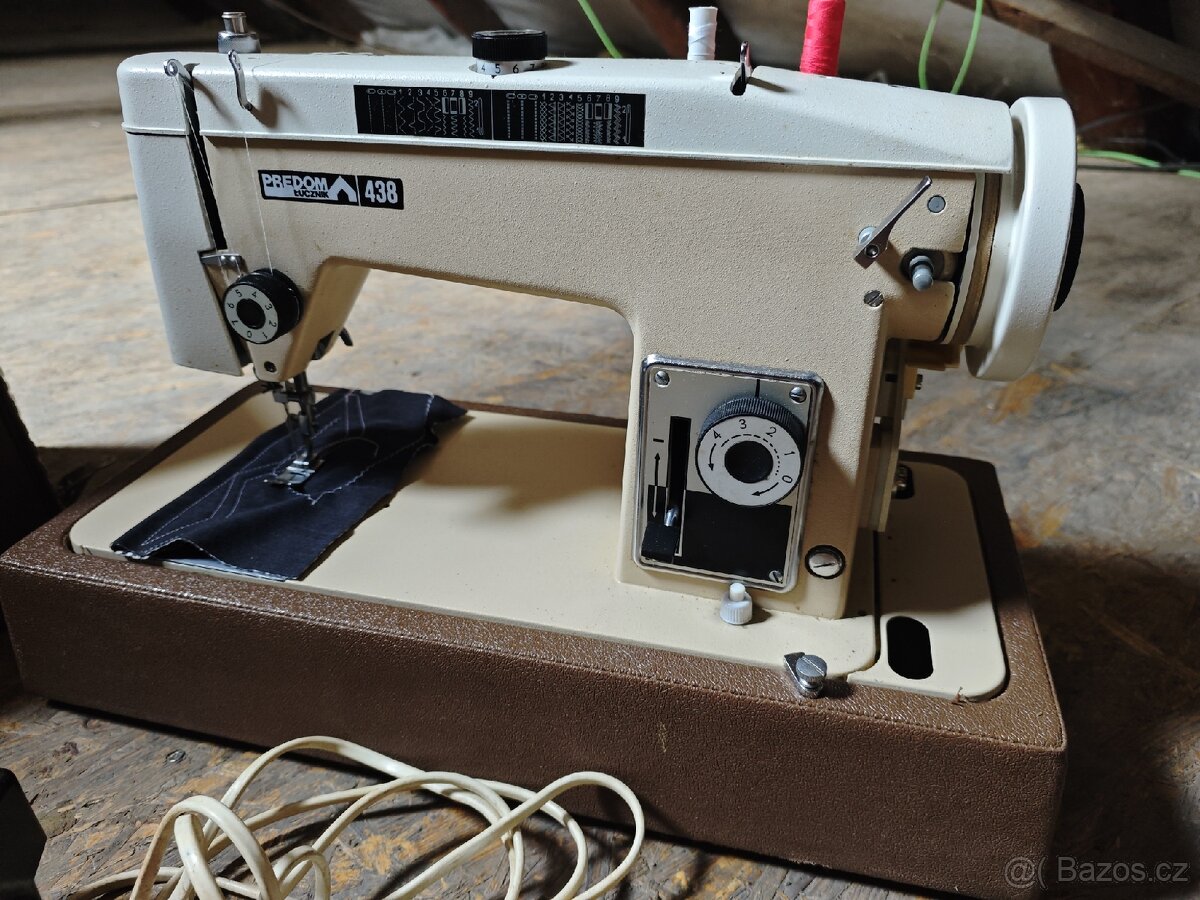 Šicí stroj Lucznik Predom 438 - 2