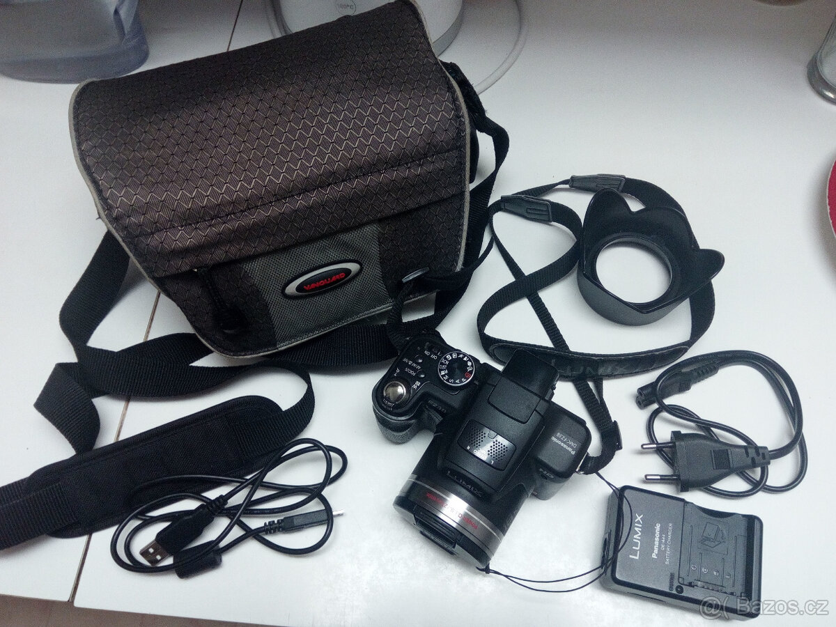 Superzoom Panasonic Lumix DMC-FZ38, komplet příslušenství - 2