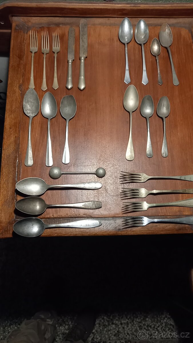 staré příbory směs vidličky lžičky nože - 2