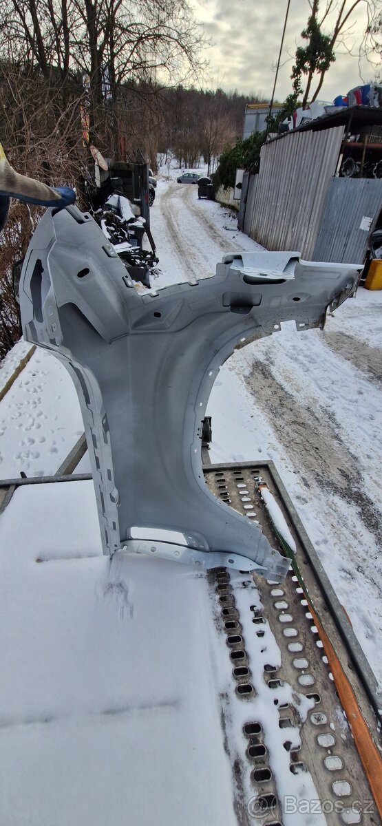 Levy predni blatnik land rover defender L663 - 2