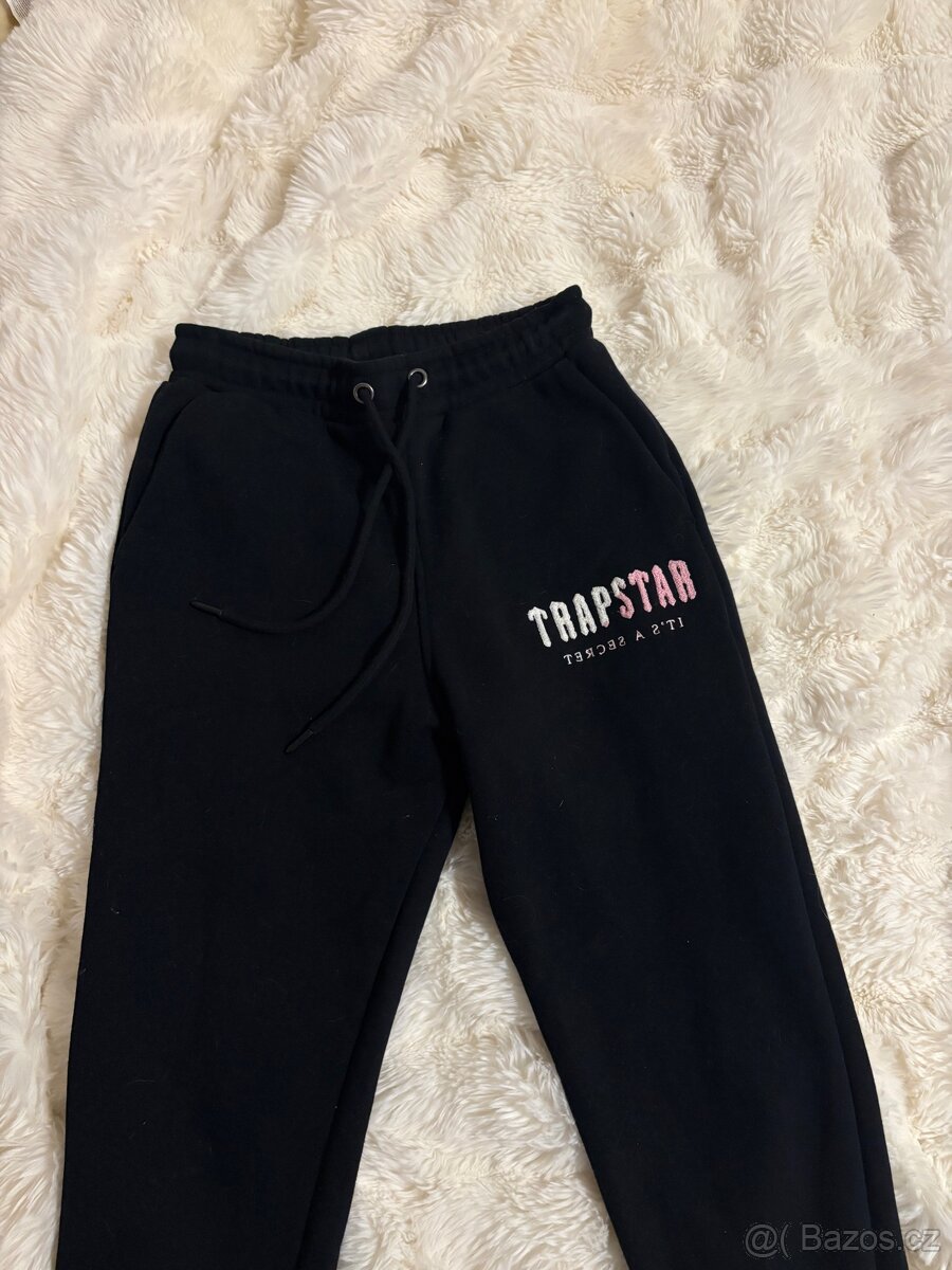 Trapstar Černo-Růžové Dámské Tepláky - 2