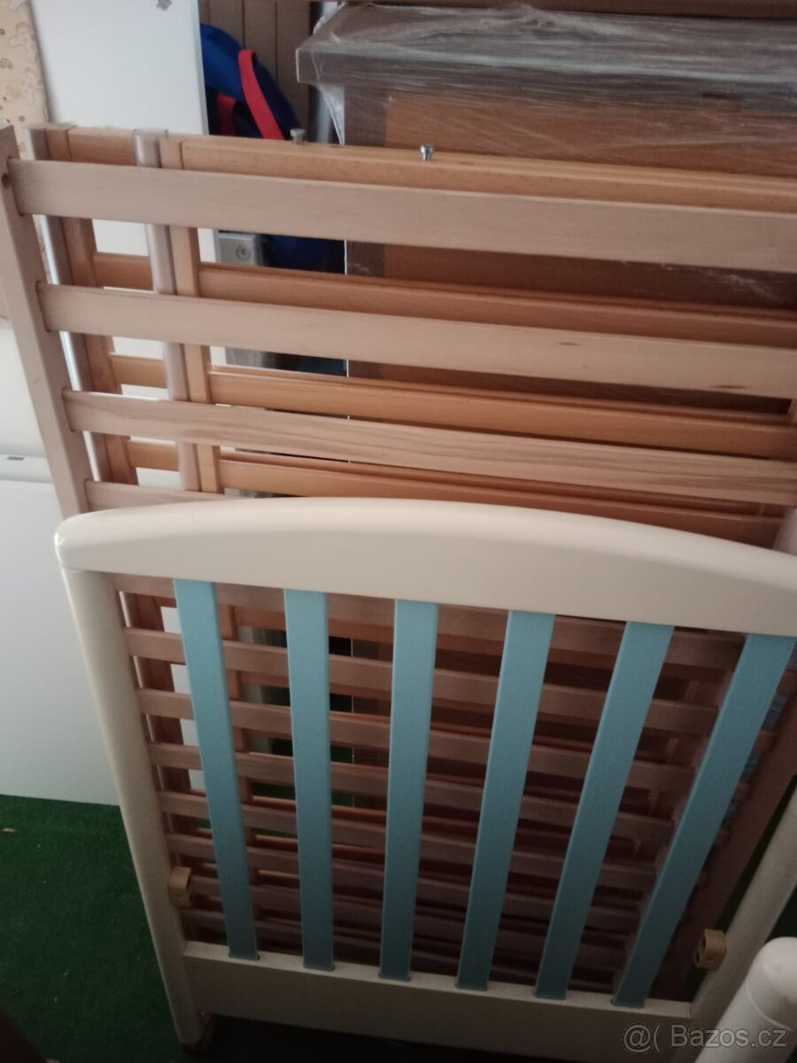 Dětská dřevěná postýlka - 2