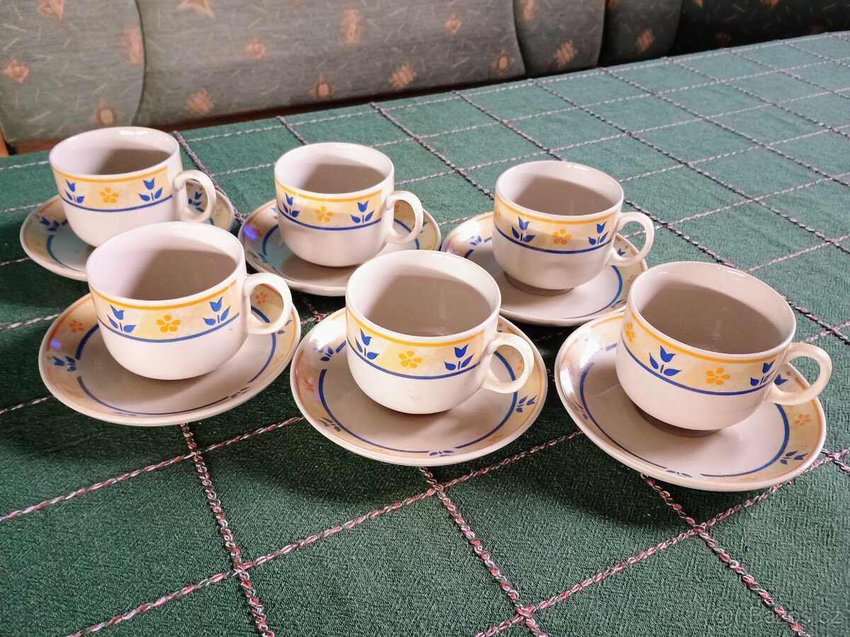 Hrnečky s podšálkem - 2