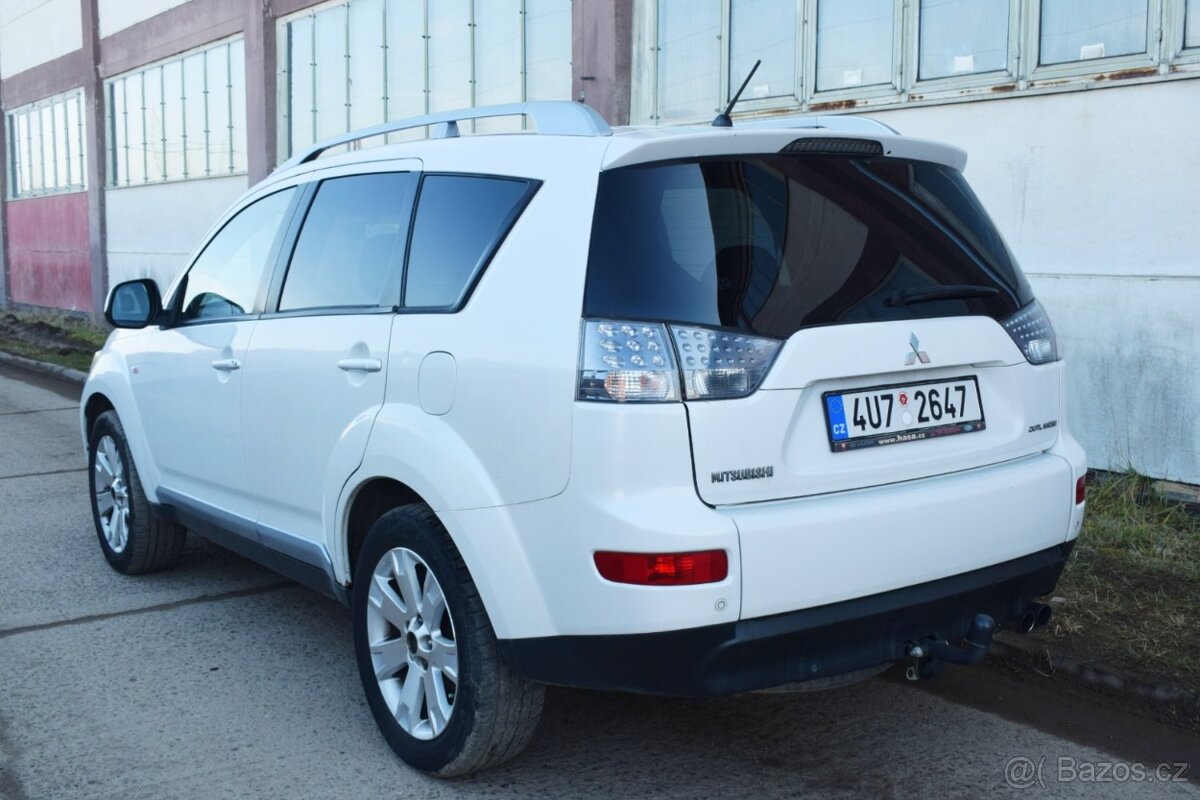 Mitsubishi Outlander 2.0Di-D 4X4/ČR PŮVOD/VÝBAVA/ - 2
