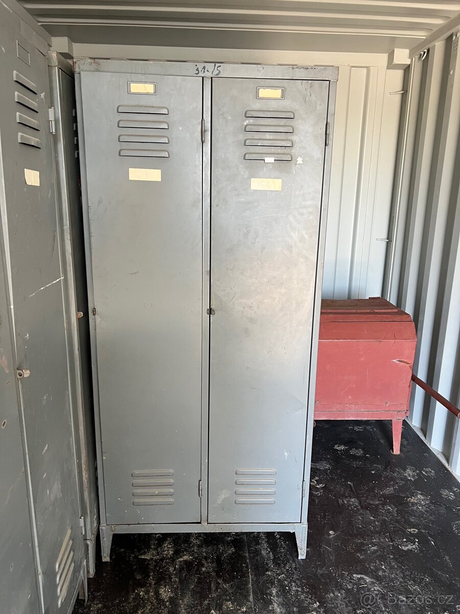 Šatní skřínky - 2
