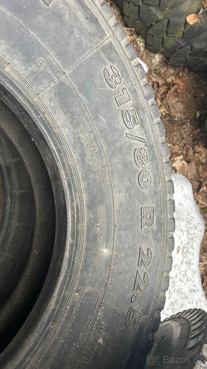 Pneu 315 80 R22,5 - 2