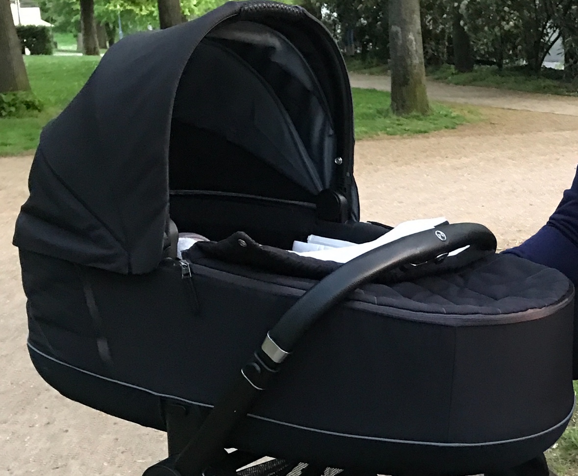 Korbicka Cybex Priam Lux Carry Cot (2021) - Deep Black - 2