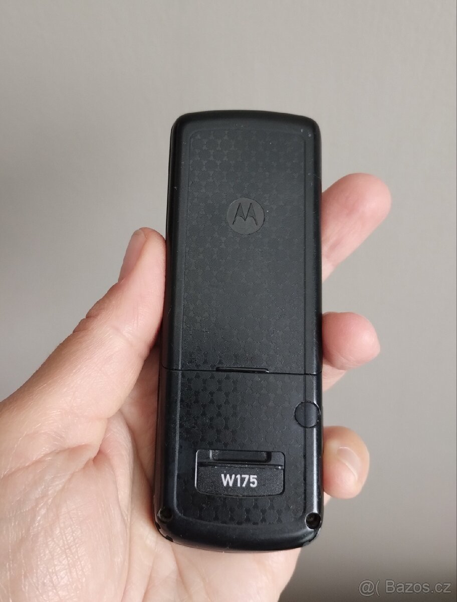 Tlačítková Motorola W175 - 2