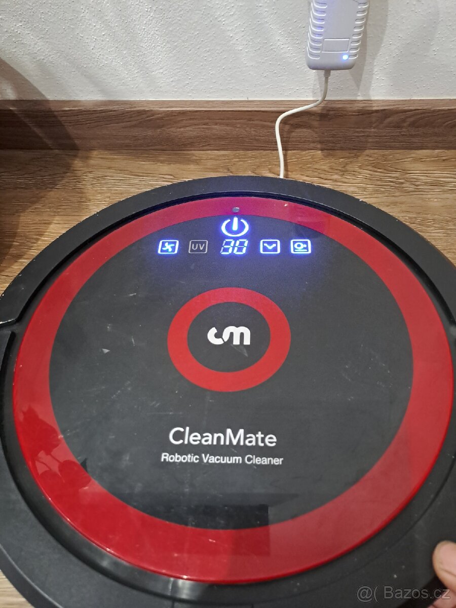 ROBOTICKÝ VYSAVAČ CleanMate - 2