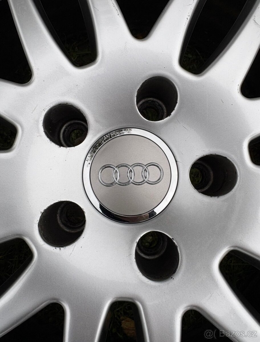 Středové krytky kol Audi 69mm šedé - 2