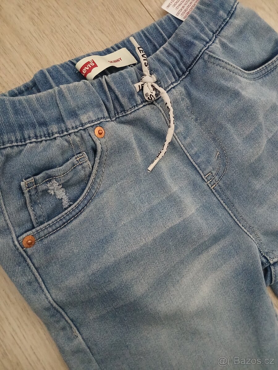 Kraťasy zn. Levis vel.146/ 152 - 2