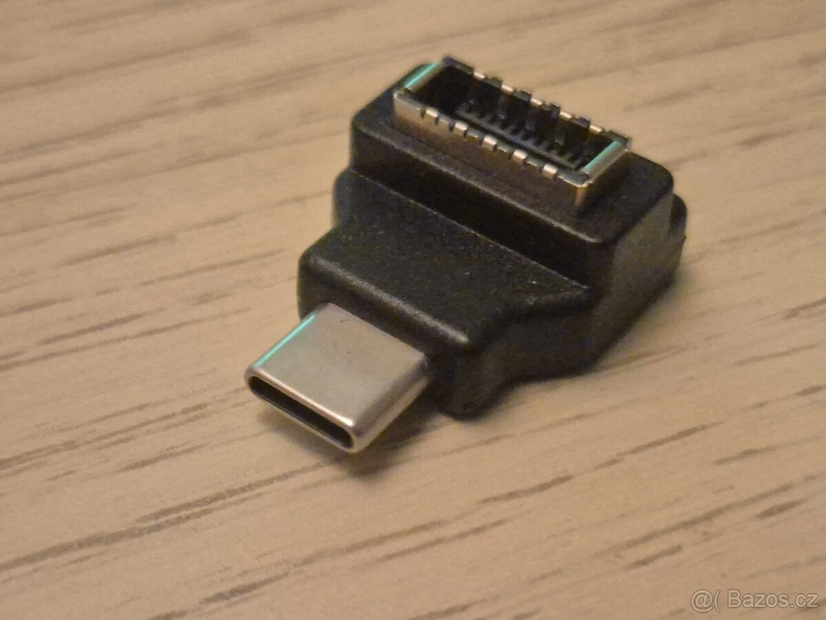 Adaptér USB-C na TYPE-E - 2