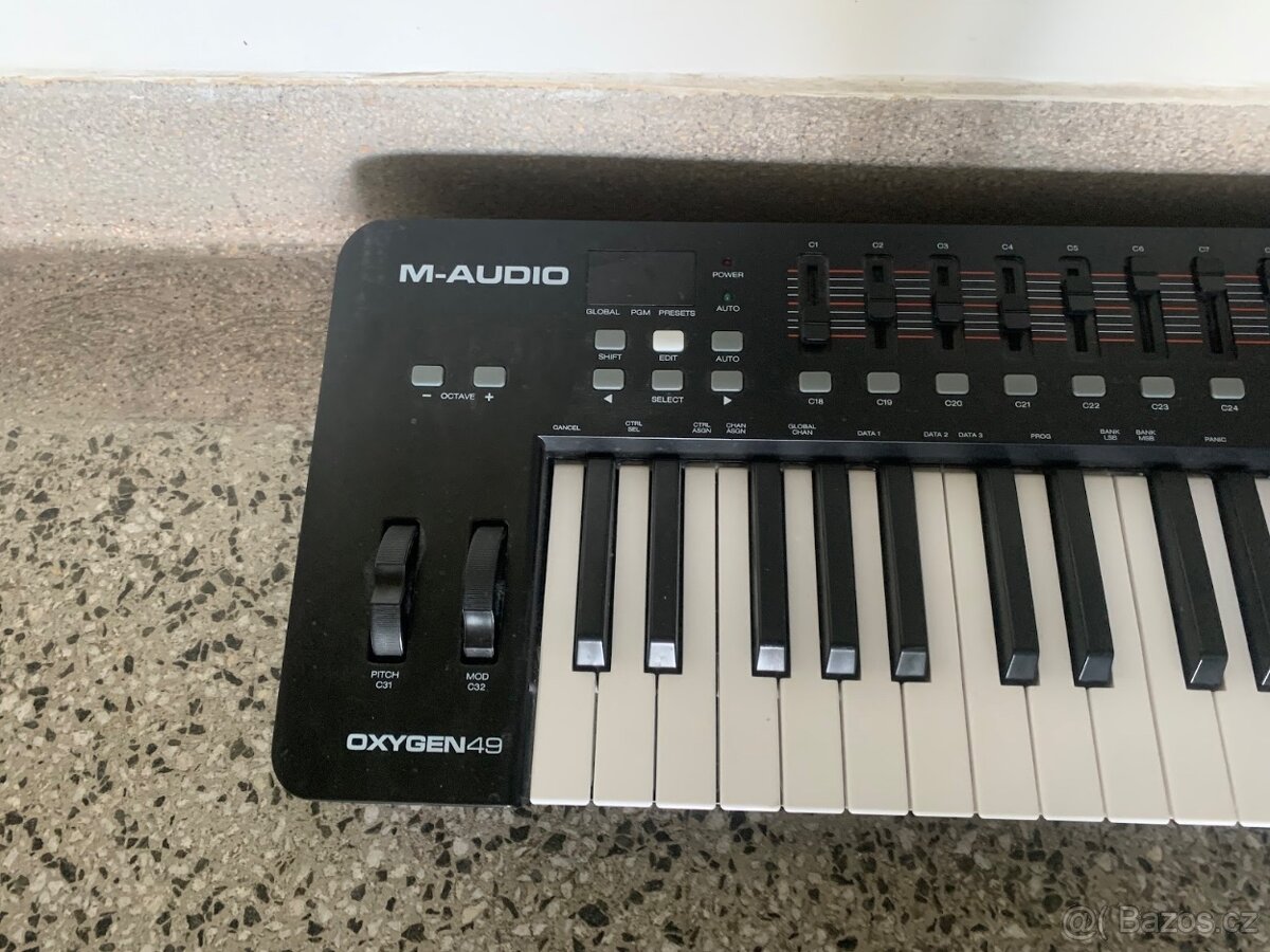 Funkční MIDI klávesy OXYGEN 49 - 2