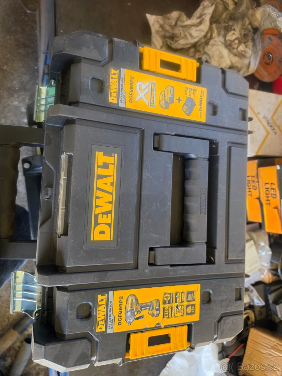 pelouch aku Dewalt rázový utahovák - 2