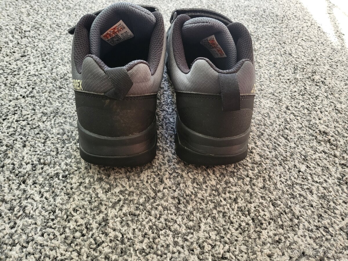 Adidas vel 35 - 2