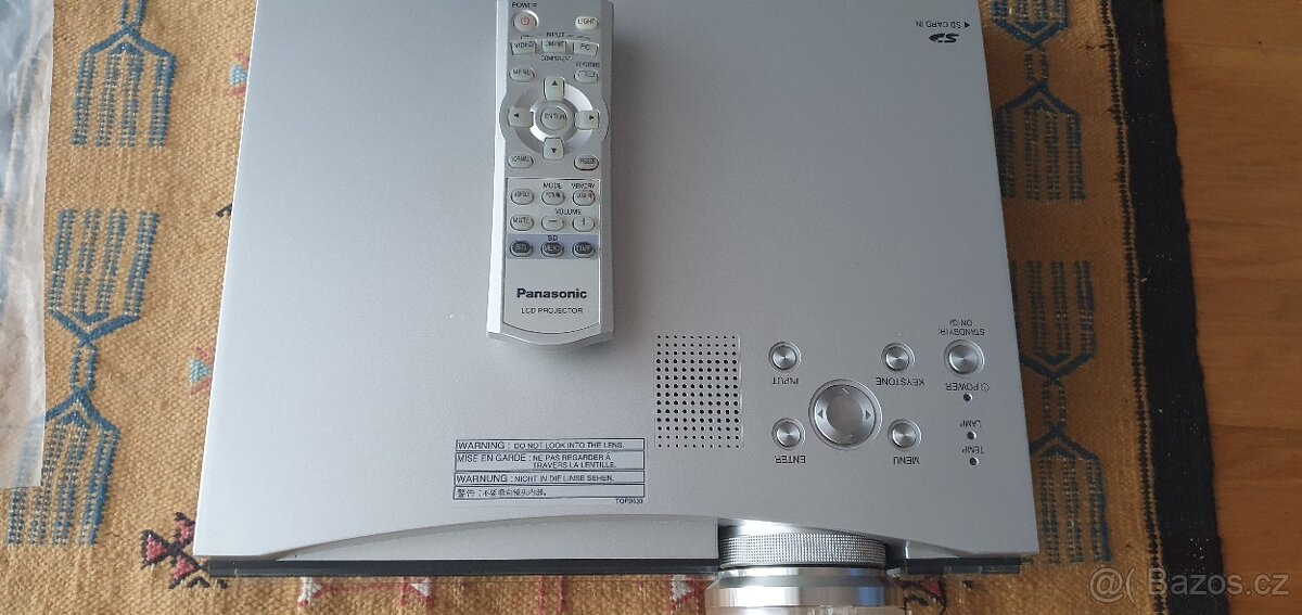 projektor Panasonic - 2