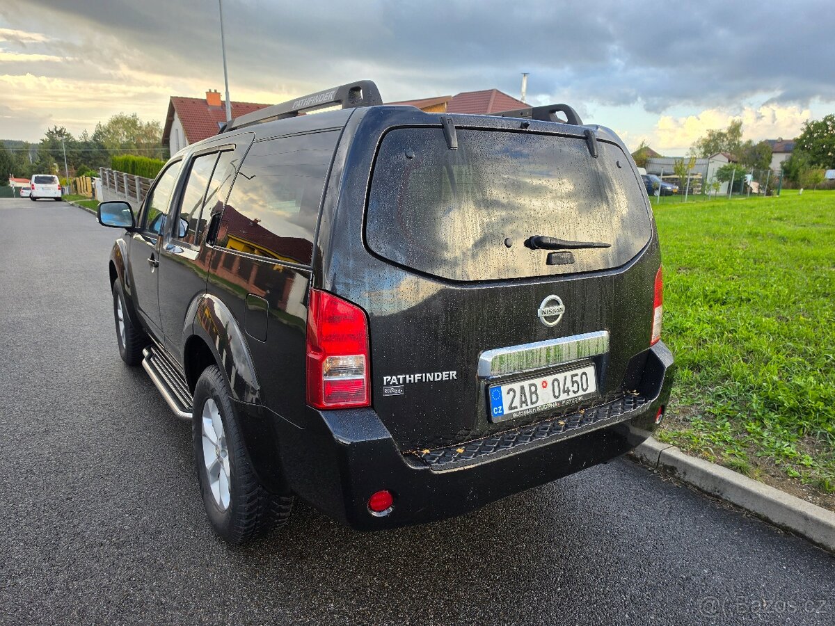 Nissan Navara/Parhfinder 2,5D AT - 2