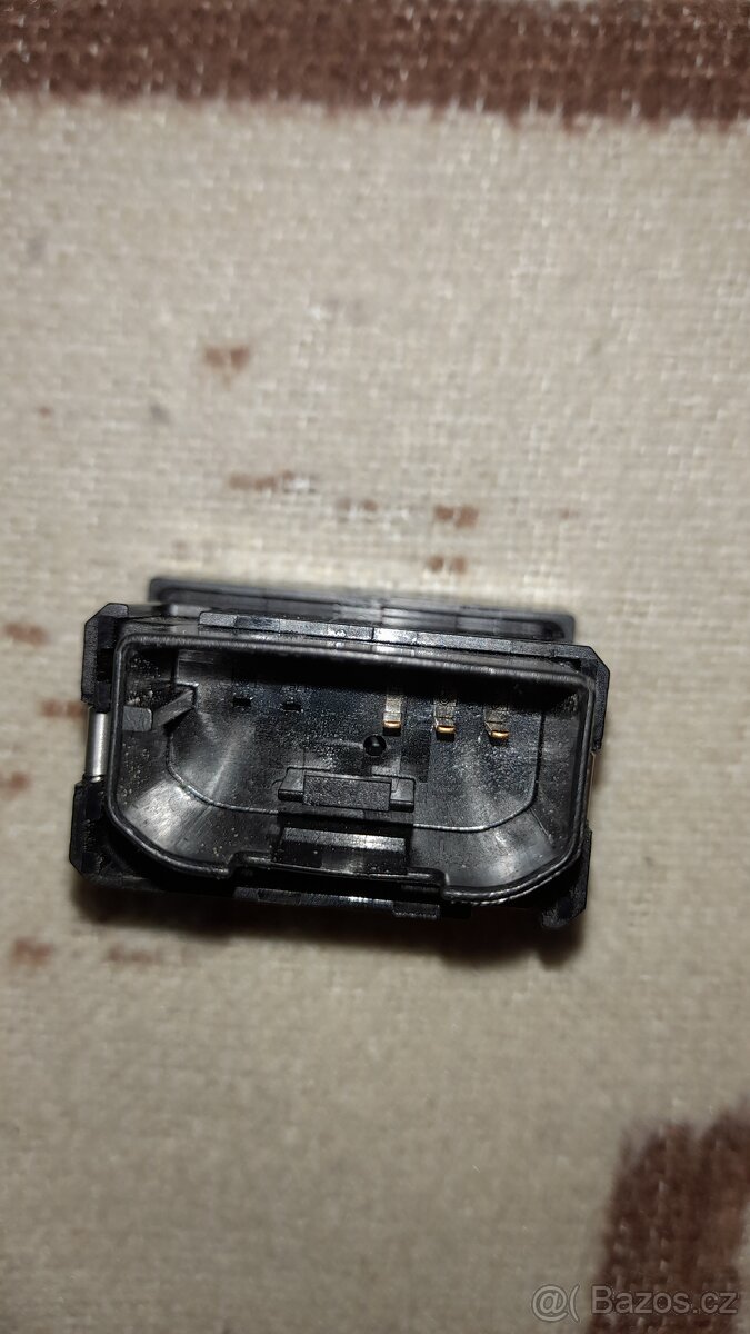 Spínač deaktivace airbagu spolujezdce - 2