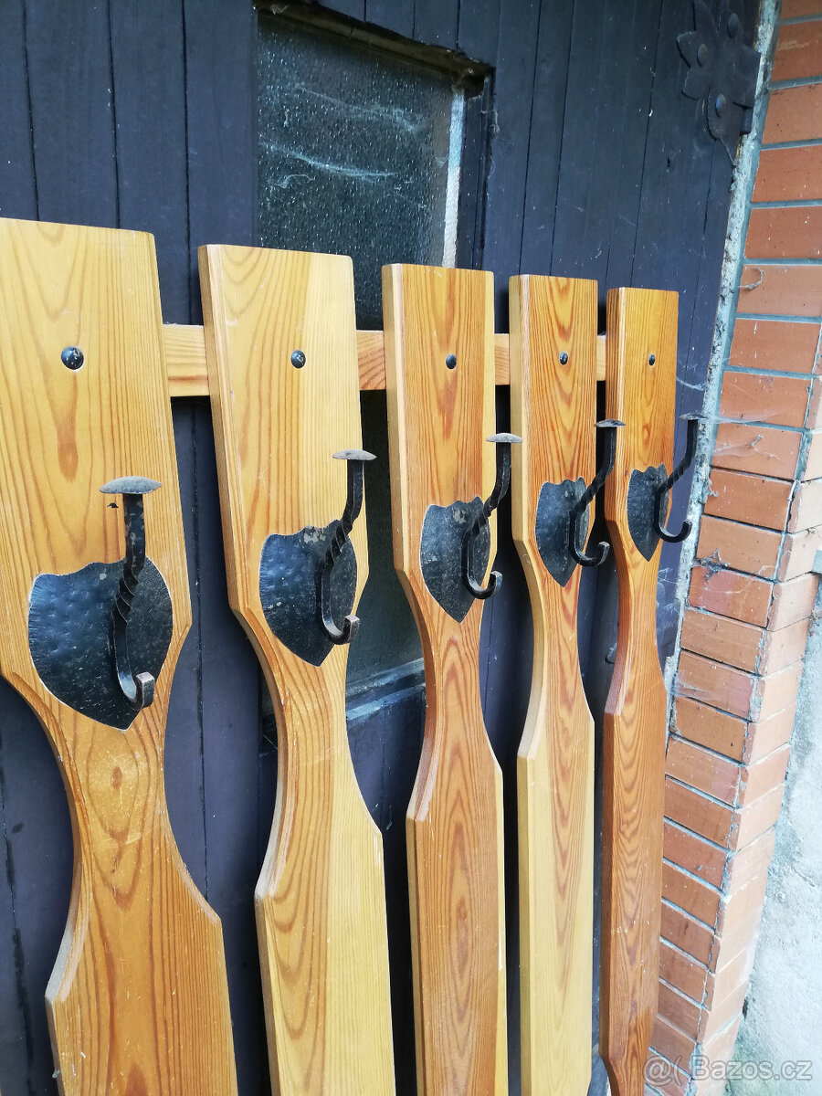 Věšáková stěna - 2