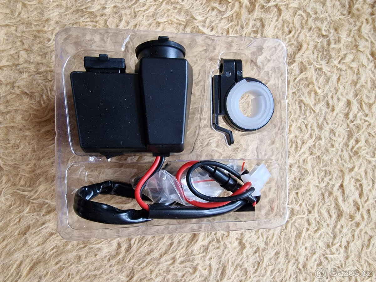 Zásuvka na moto 12V - 2