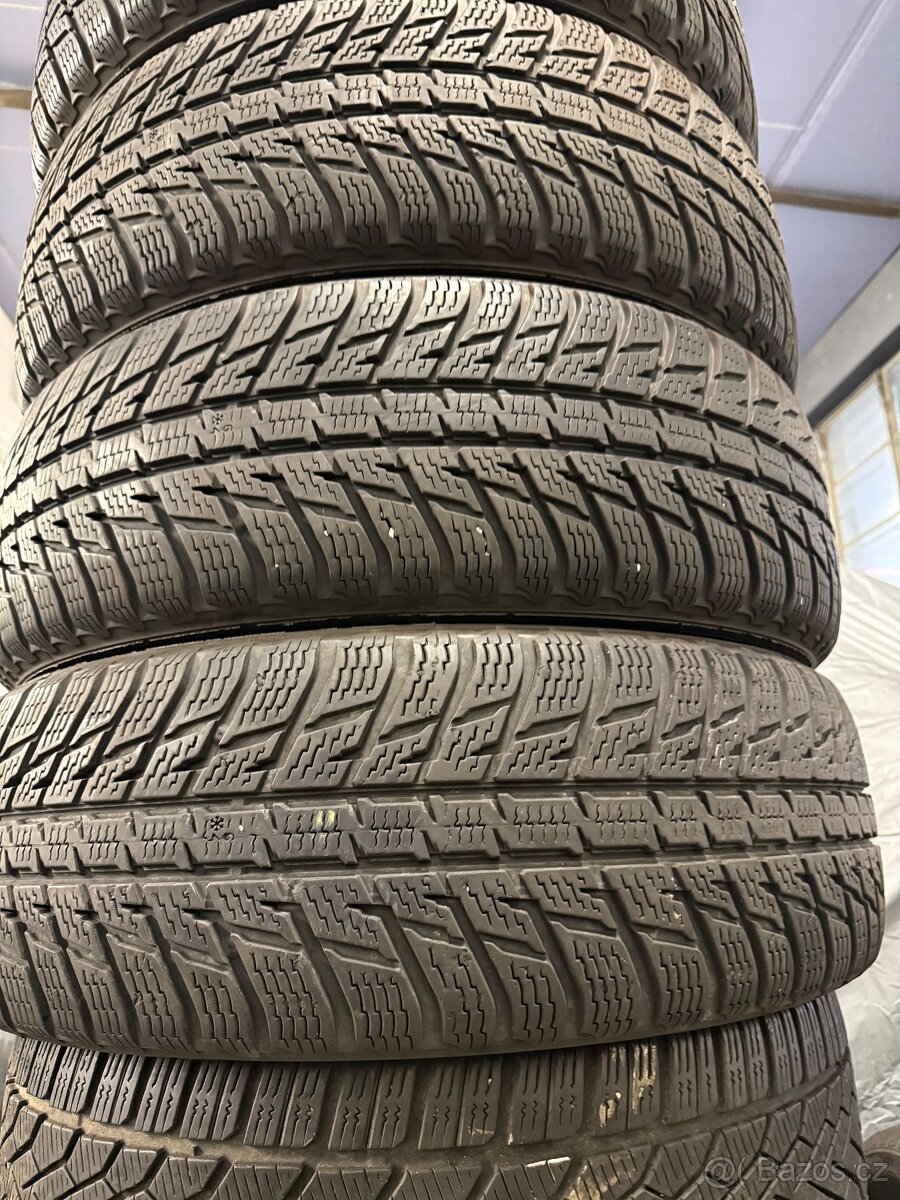 prodám zimní 225/65/17 Nokian - 2