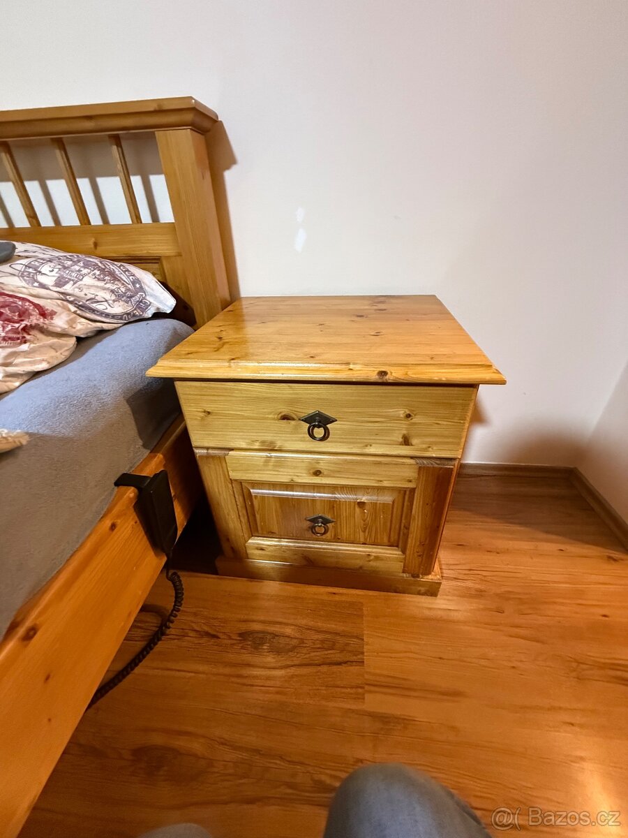 Dřevěná postel s rošty a el. ovládáni hlavy a nohou - 2