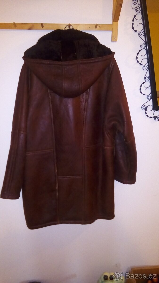 KRÁSNÝ NOVÝ KOŽICH pro dámu za "pakatel" - 2