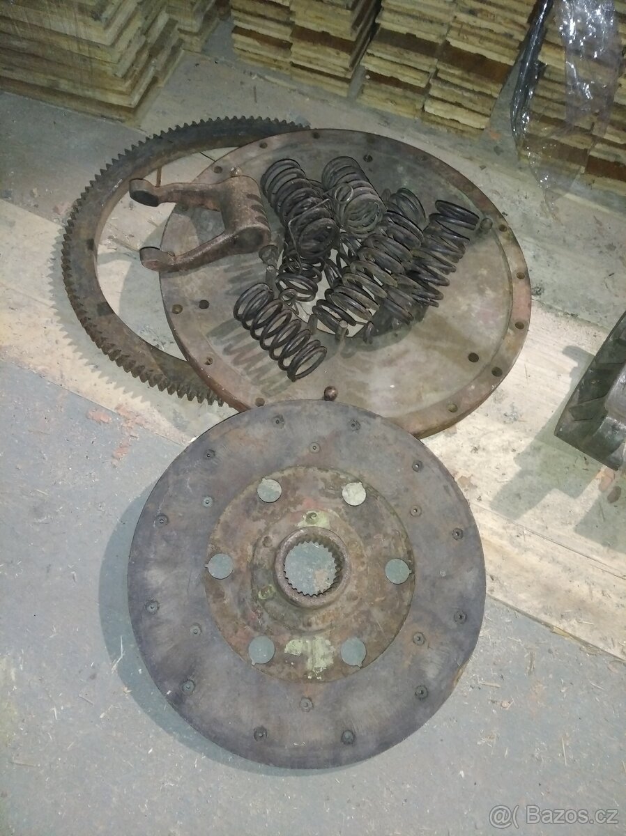 Setrvačník Zetor - 2