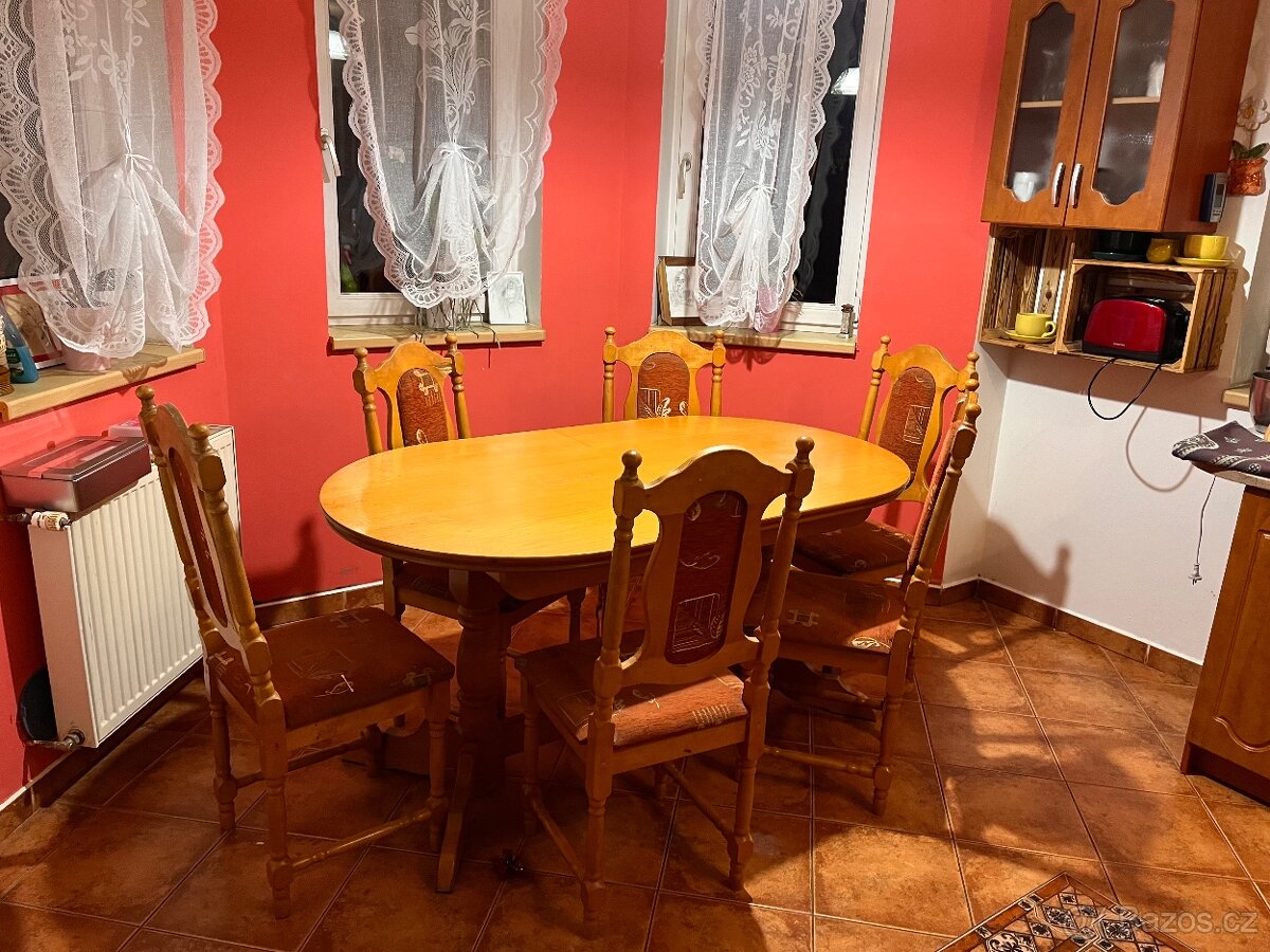Jídelní stůl - 2