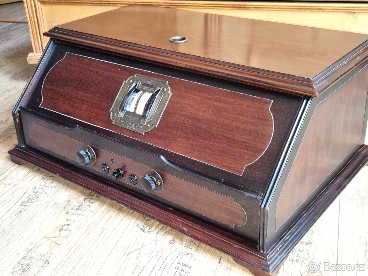 Velké starožitné rádio RCA, Super-Heterodyne, rok 1925 - 2