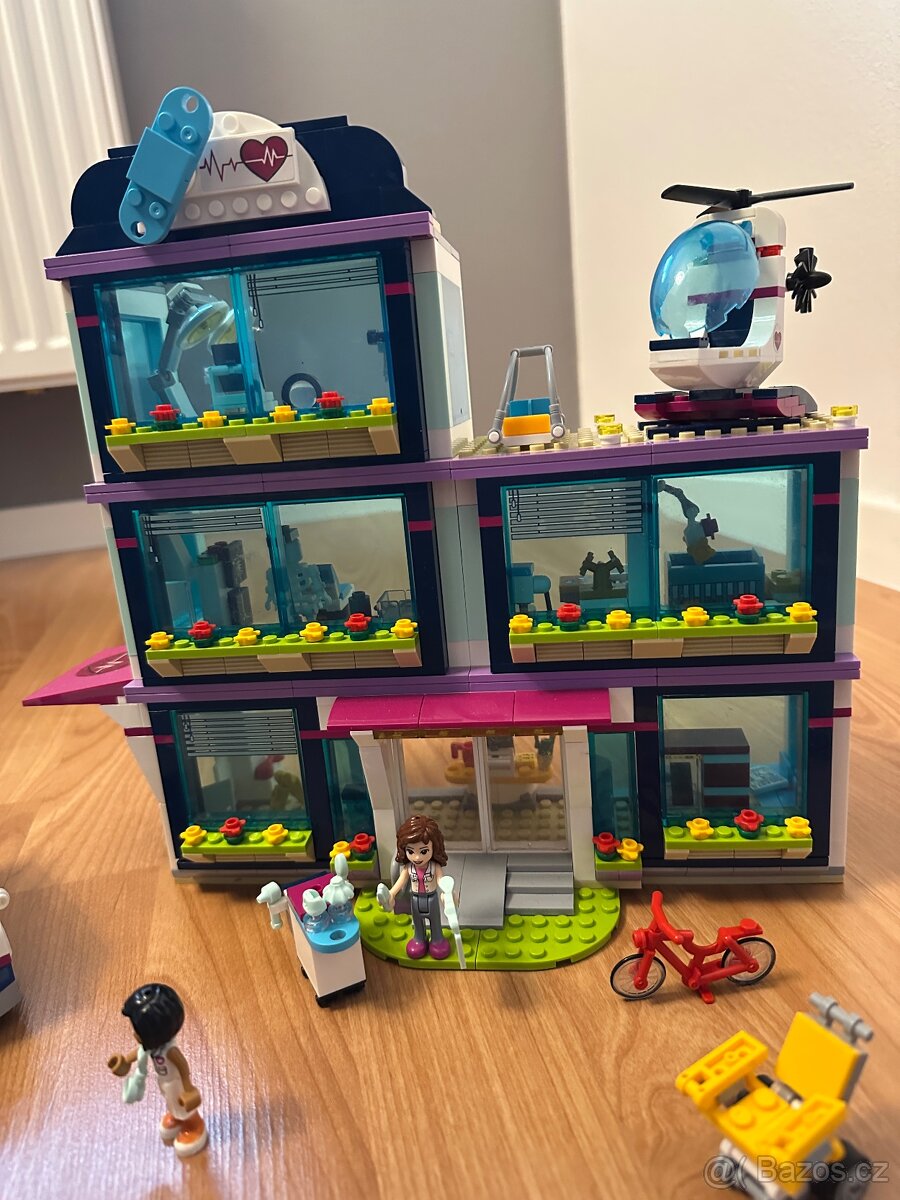 Stavebnice Nemocnice v Heartlake + LEGO 2x - 2