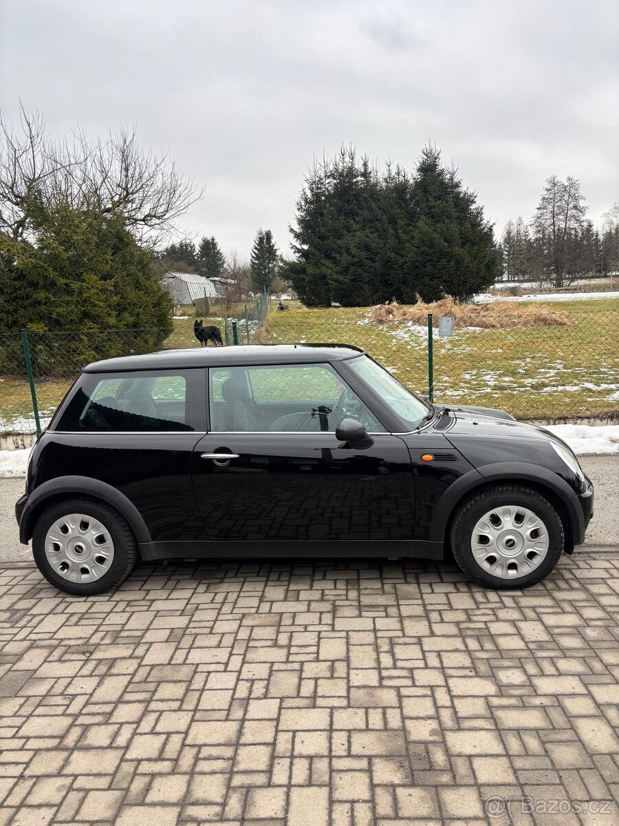 Mini Cooper one 1.6 r.v.2003 - 2