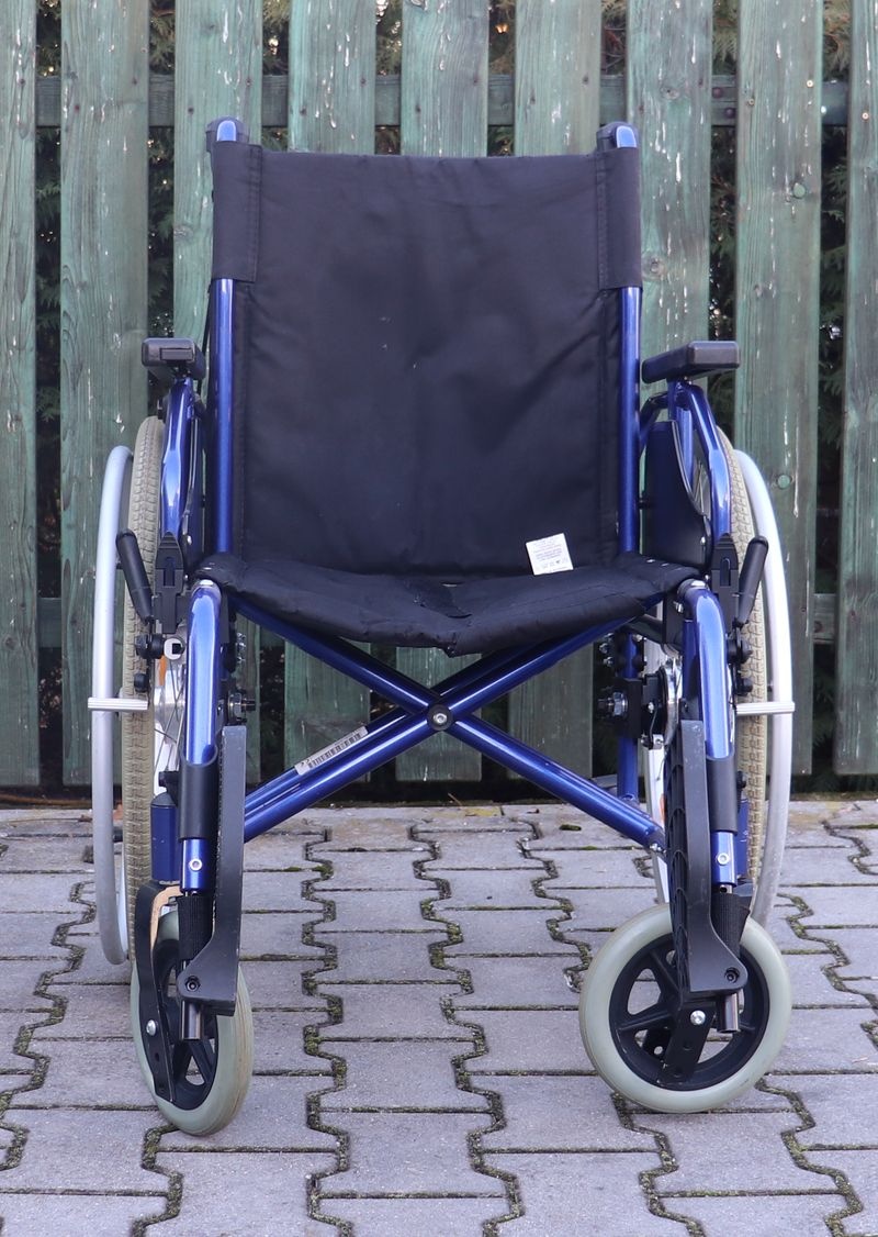066-Mechanický invalidní vozík Patron. - 2