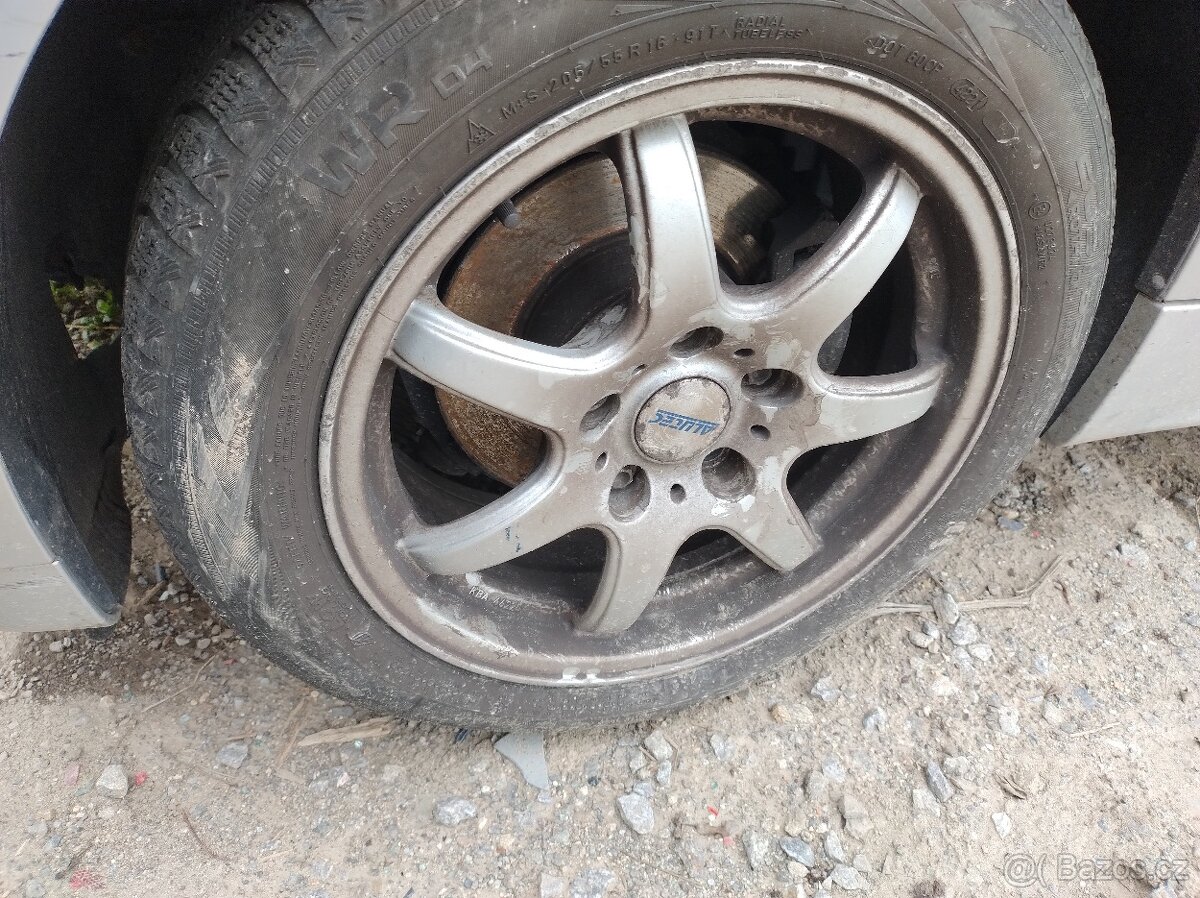 BMW 1 116i E87 2005 85kW - DILY z VOZů - 2