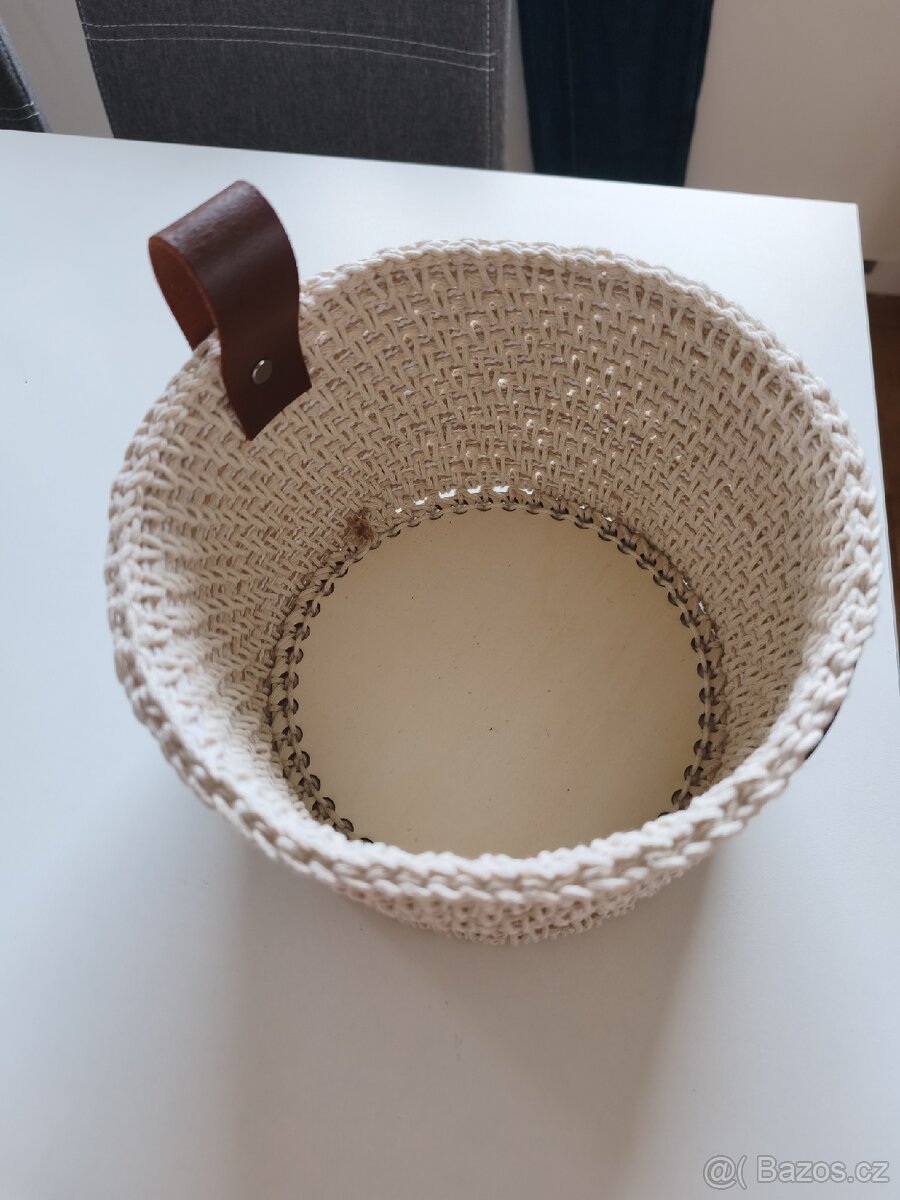 Háčkovaný košík - 2