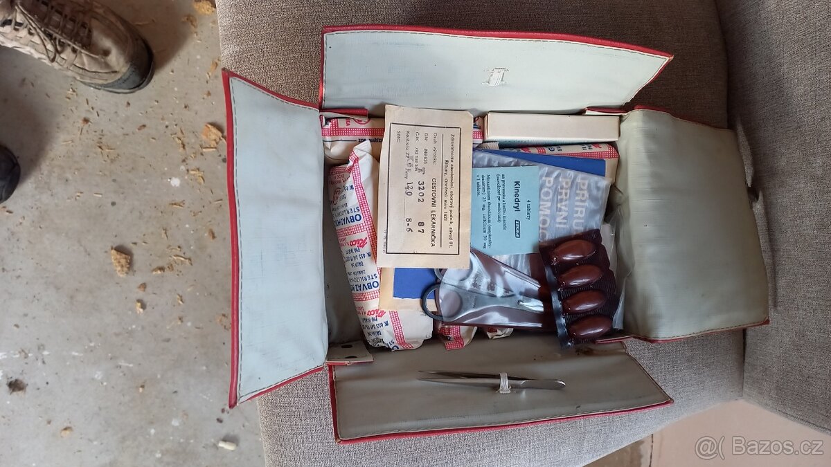 Stará lékárnička - 2