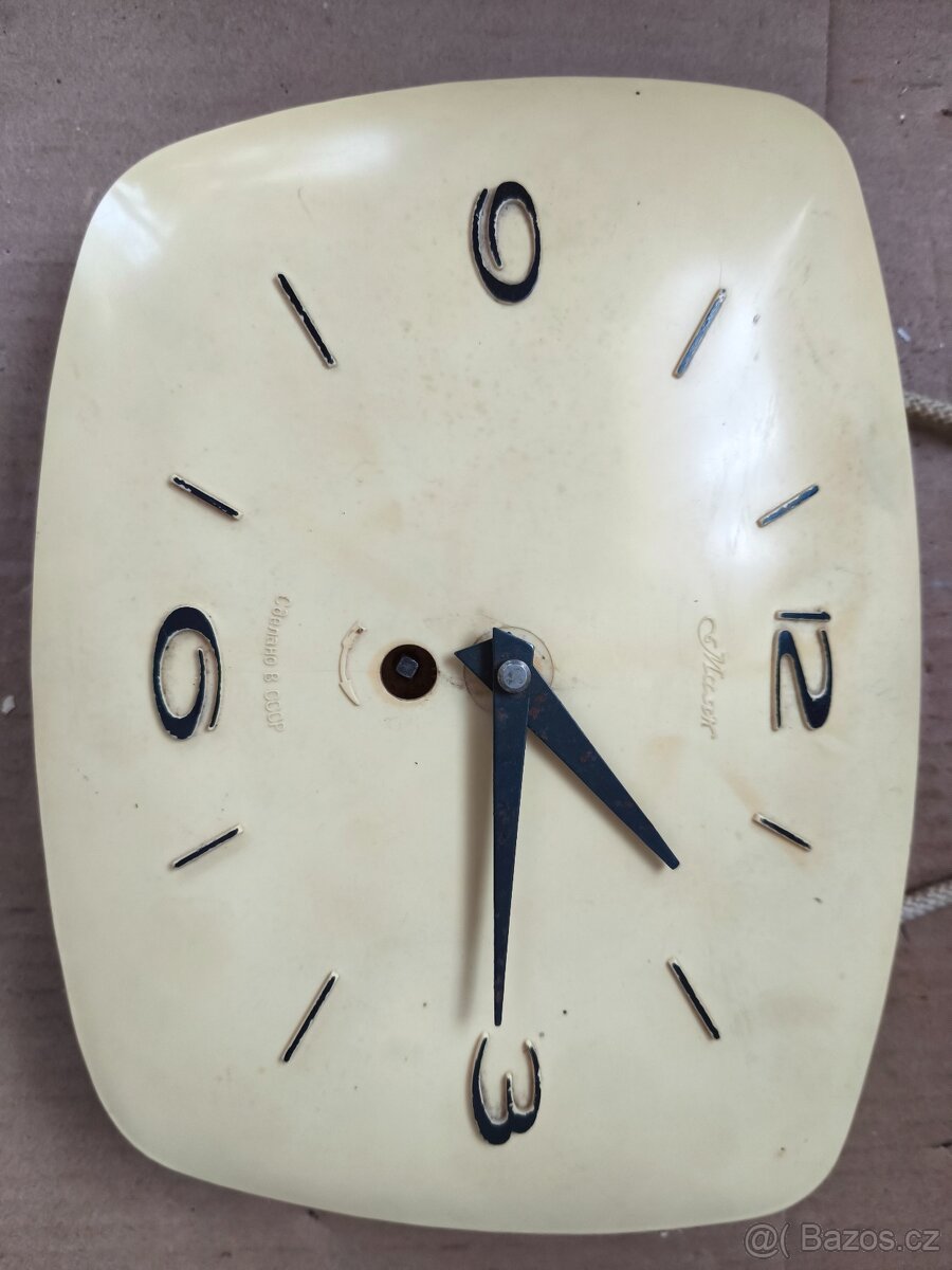 Prodám staré sovětské hodiny MAJAK - 2