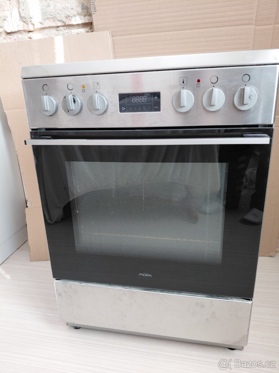 Sklokeramiký sporák - 2