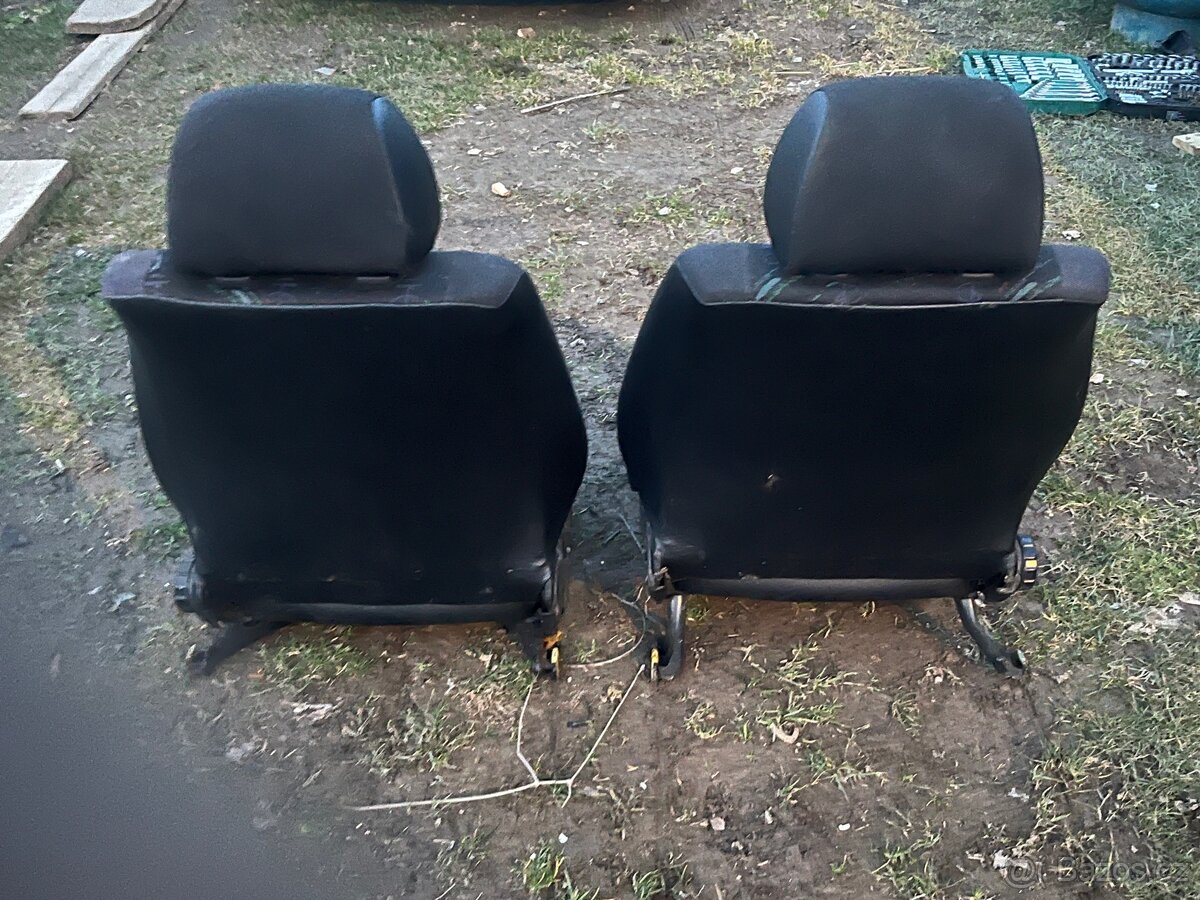 Sedačky VW Golf 3 – přední + zadní - 2