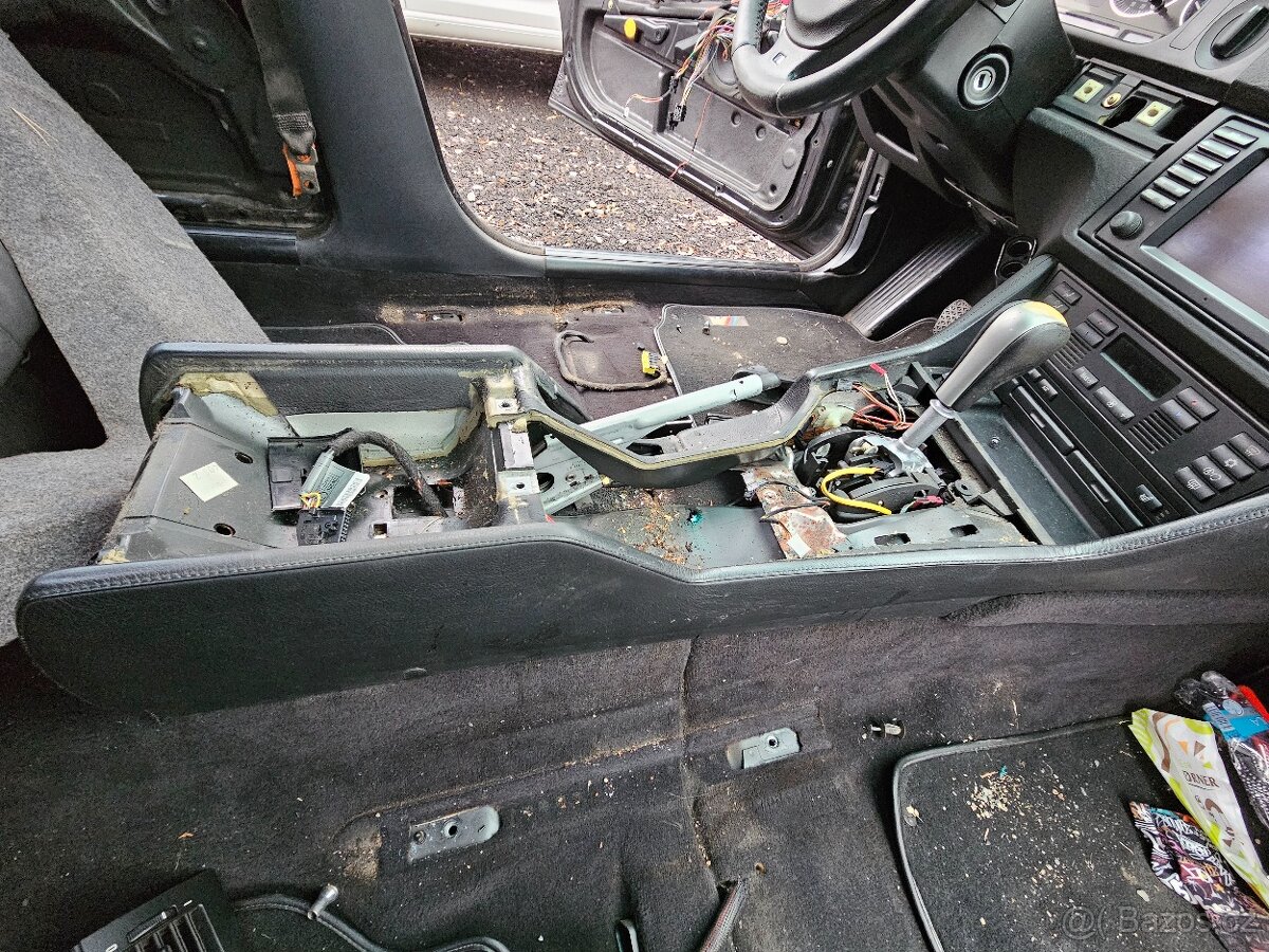 Bmw e39 středový tunel - 2