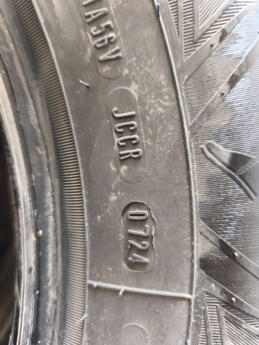 215/65R16 - 2
