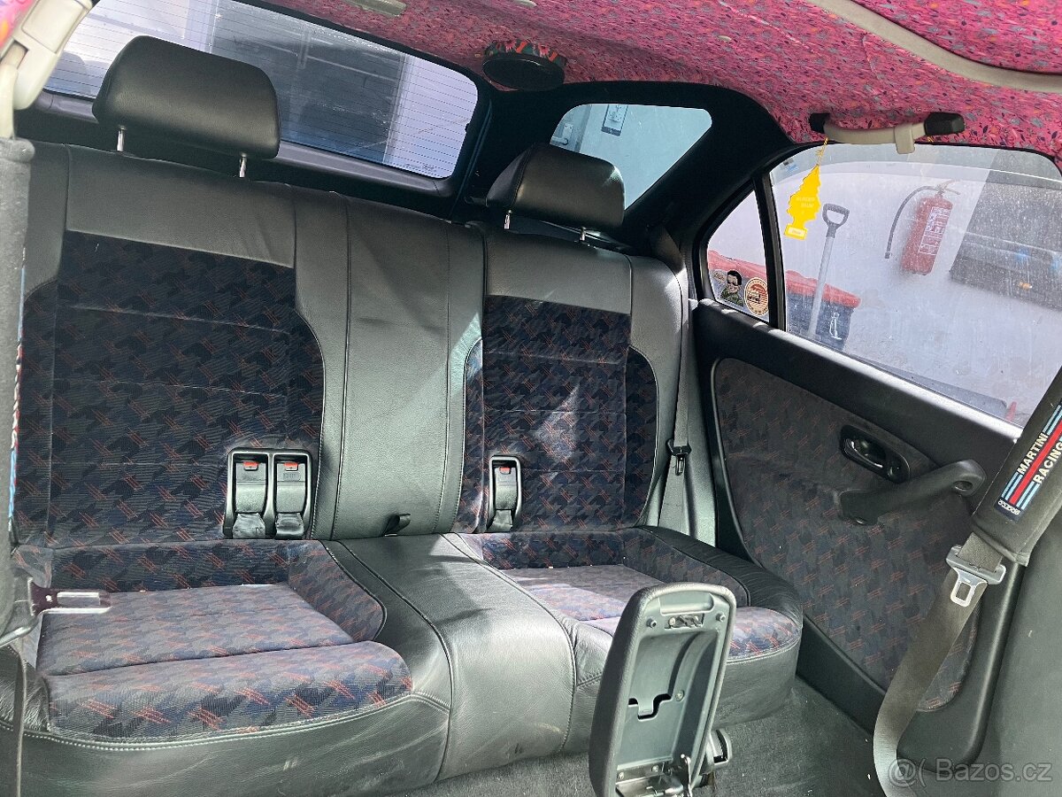 Honda Civic 1.8 VTi interiér - 2