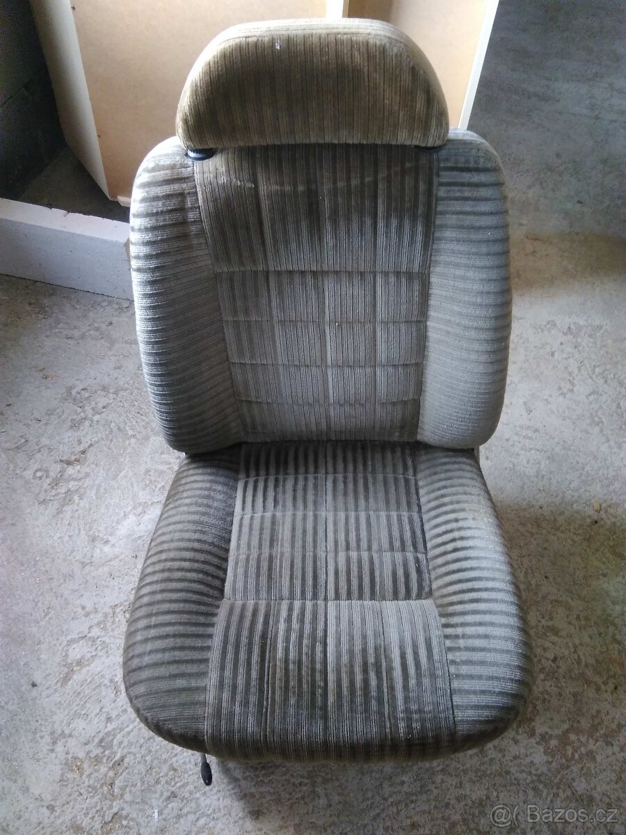 Sedačky Tatra 613 - 2