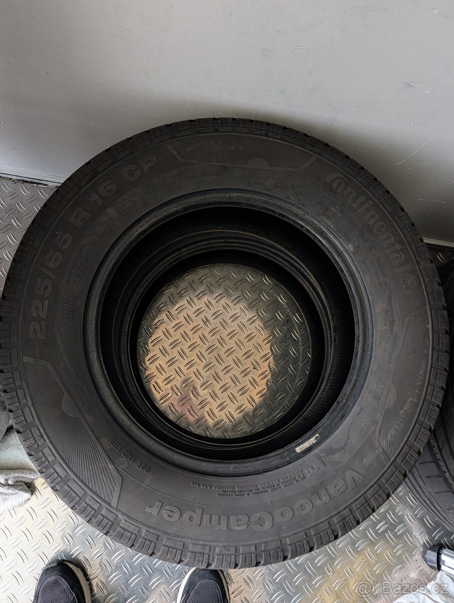 225 65 16CP Continental - 2
