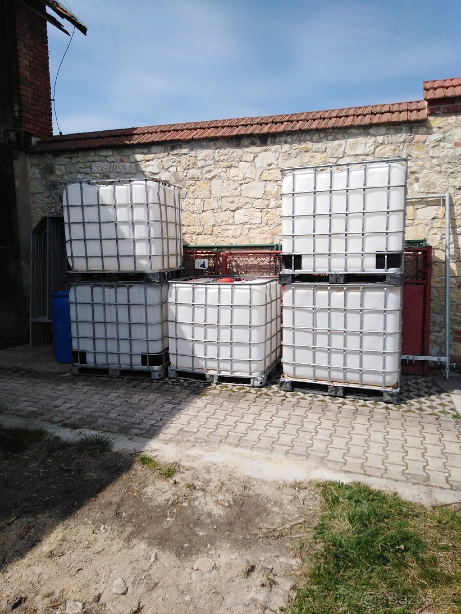 Nádrž 1000l na vodu ibc - 2