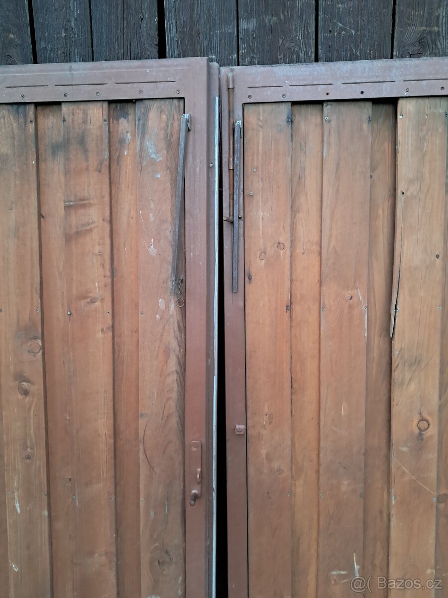 Vrata dvoukřídlé 322cm x 190cm - 2