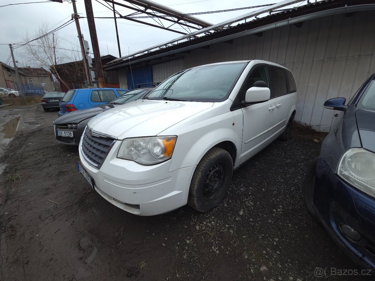 Chrysler Town & Country, 3,3 LPG RT - 2