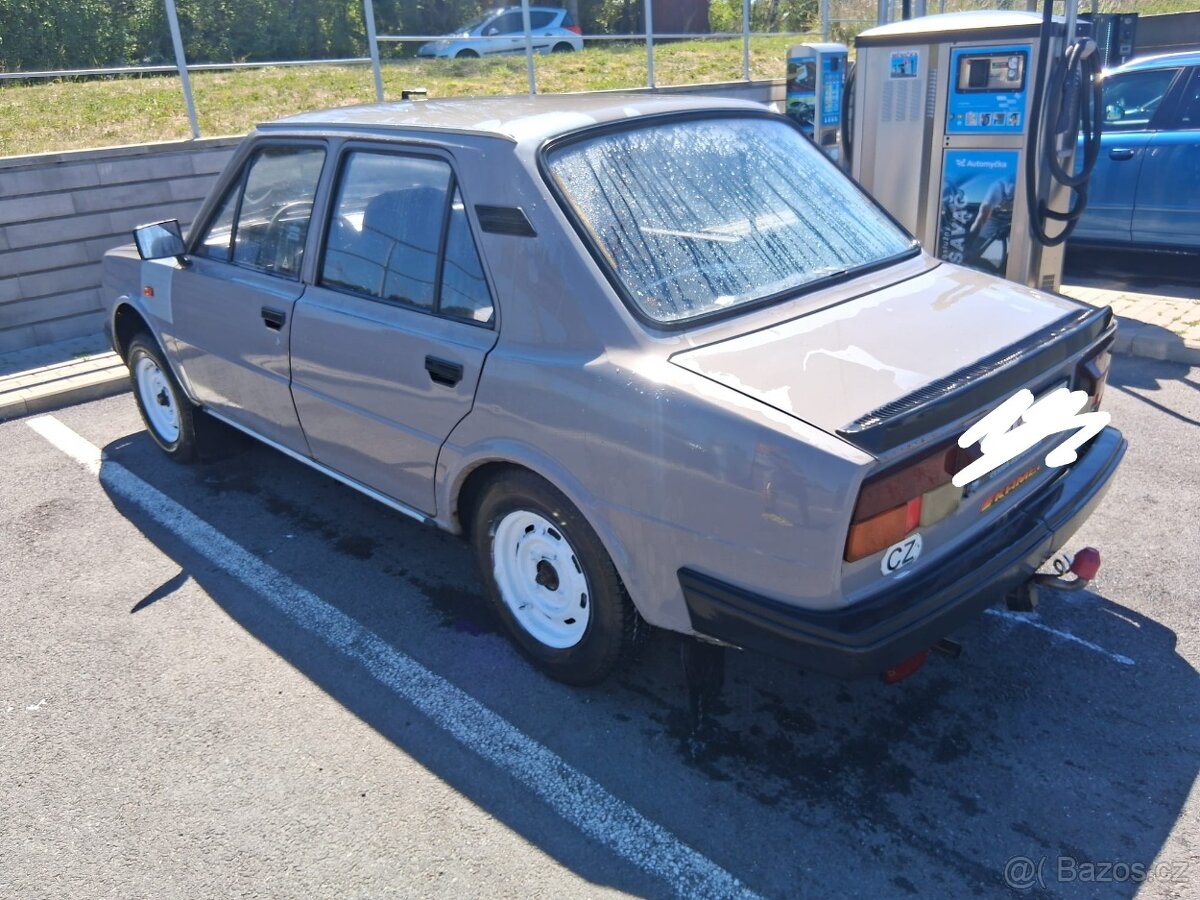 Škoda 105 L - 2