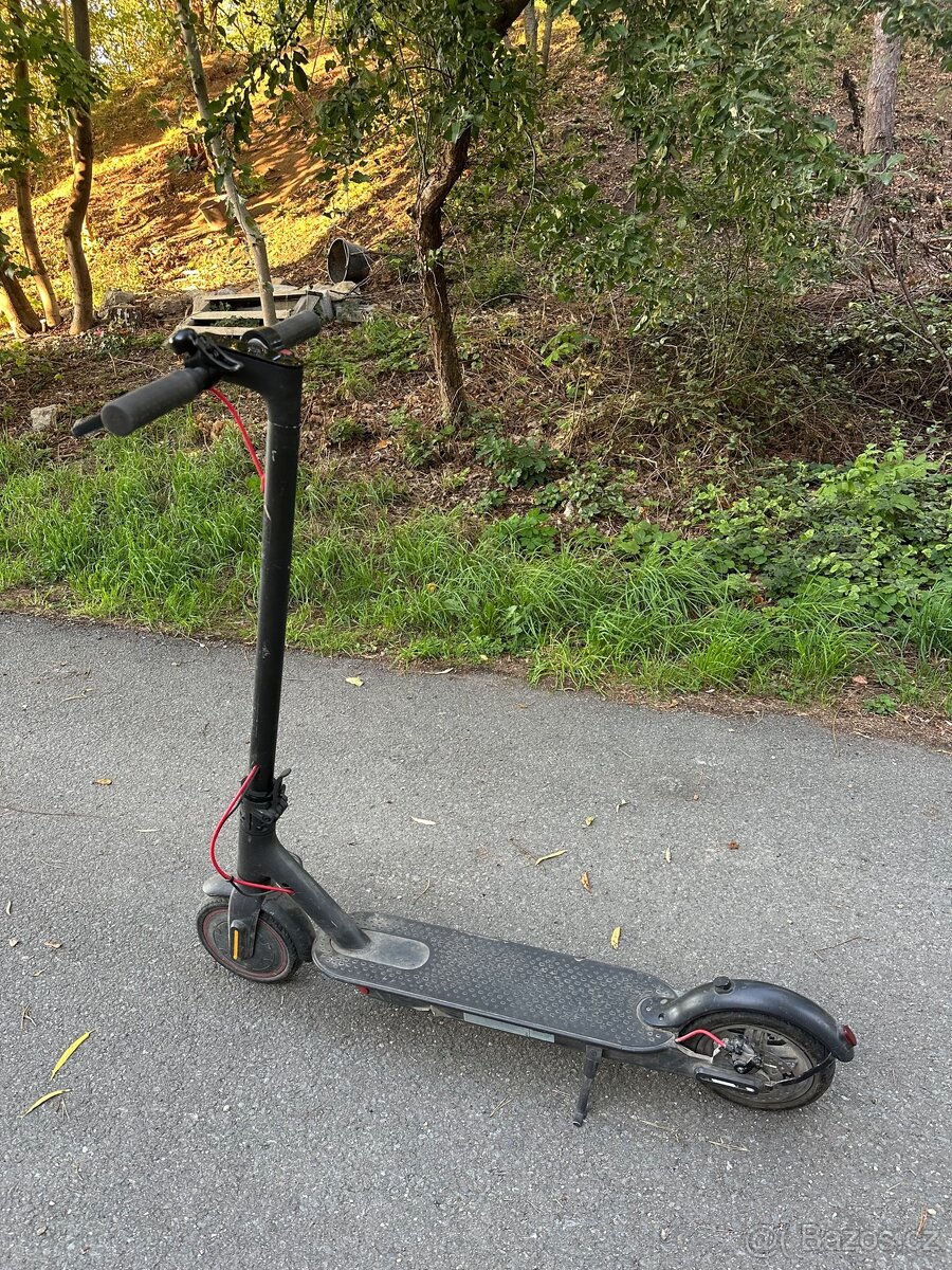 Xiaomi Mi Electric Scooter Pro - 2