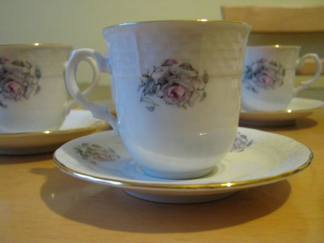 --- PORCELÁNOVÝ SERVIS NA KÁVU zn. THUN --- - 2